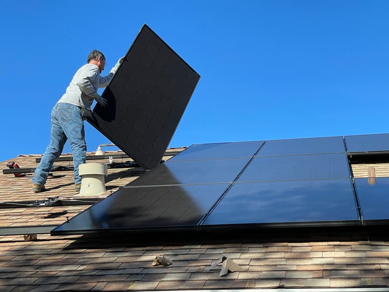 🕵️‍♂️ Säkerhet vid solcellsinstallationer 2025 – detta behöver du veta: